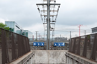 Bahnhof (railway station), Aarau AG; train station building, Theo Hotz; footbridge