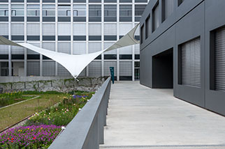 Tellistrasse (Berufsschule), Aarau AG; Berufsschule Aarau bsa by Emil Aeschbach and Felber Widmer Schweizer, canopy