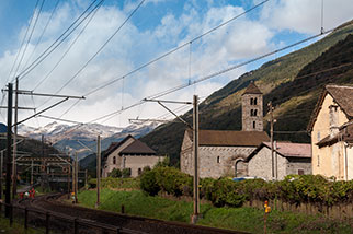 Zona Chiesa, Giornico, Bassa Leventina, Ticino; Romanesque chiesa/church of San Nicolao, Gotthard railway line, pizzo del Sole mountain group