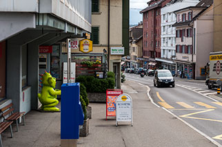 Krauerstrasse bus stop, Emmenbrücke, Emmen; Gerliswilstrasse, Café Sarajevo, main north-south axis, trolleybus line 2 Luzern Bahnhof–Emmenbrücke Sprengi