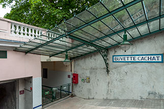 Buvette Cachat (chemin du Nant d’Enfer), Évian-les-Bains (74, Haute-Savoie); Évian–Neuvecelle funicular railway station, Source Cachat, Evian Mineral Water, upper tunnel portal