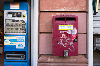 via Trento (tabaccheria), Genova