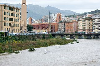 ponte Gerolamo Serra, Bassa Val Bisagno, Genova/Genoa; torrente Bisagno (river), via Giacomo Moresco, stadio comunale Luigi Ferraris (stadium), via del Piano; carabinieri stazione Marassi, football, Genoa, Sampdoria