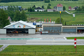 aéroport des Eplatures (airport), La Chaux-de-Fonds; LSGC, runway, hangars, allée des Défricheurs, Eplatures-Jaune