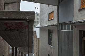 rue du Crêt, La Chaux-de-Fonds; rue de l'Hôtel-de-Ville, bridge, snow