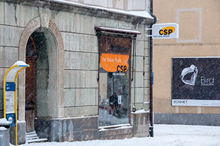 rue du Puits, La Chaux-de-Fonds; bus stop, rue du Versoix, Centre Social Protestant CSP, snow
