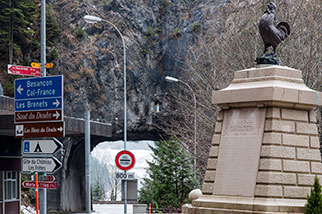 Le Col-des-Roches, Le Locle; French memorial, World War I, tunnel de la vierge, madonna statue