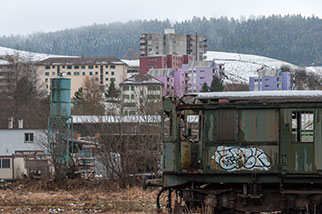rue des Fritillaires, Le Locle; les Jeanneret, rue des Jeanneret, rue du Tertre, rue le Corbusier, Col-des-Roches railway yard, railcar BLS CFe 4/5 no. 796 (ex 786)