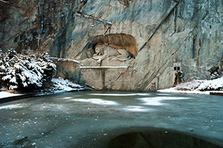 Löwendenkmal/Lion Monument, Luzern/Lucerne; Denkmalstrasse, sculpture, sandstone quarry, Bertel Thorvaldsen, Lukas Ahorn, Hans Conrad Stadler, French king’s Swiss guards, French Revolution, Tuileries, Paris, HELVETIORUM FIDEI AC VIRTUTI