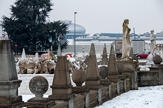 piazzale Giulio Cesare, Milano/Milan; fontana delle Quattro Stagioni, Four Seasons fountain, Renzo Gerla, Milan Convention Center, Mario Bellini, CityLife construction site, snow
