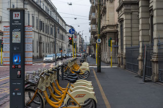 Italia San Martino, Milano/Milan; bikeMi, corso Italia, via San Martino, via Marco Burigozzo
