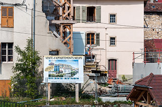 rue Mirabeau, Pontarlier (25, Doubs); rue Mirabeau, rue de la République, Doubs river, square Vandel, pont de l’Hôpital; VENTE d’APPARTEMENTS NEUFS, côte pont