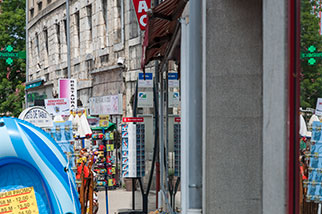 faubourg Saint-Étienne, Pontarlier (25, Doubs); Hôpital bus stop, Pontabus, PHARMACIE/pharmacy, RESTAURANT LES PAPILLONS, TABAC, DEMANDEZ VOTRE PRÉNOM, SETS DE TABLE, SUPER PROMO, VICTORINOX