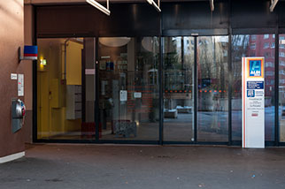 rue du Grand Bay (Aldi), Les Avanchets, Vernier; Avanchet-Parc, centre commercial, public telephone